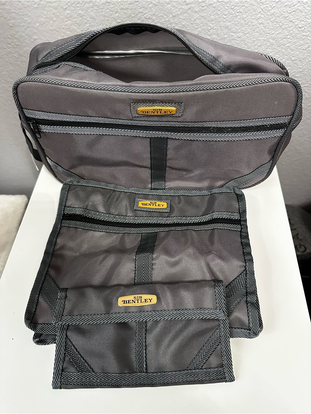 VTG Sir Bentley Charcoal Gray 3-in-1 Travel Set Handbag Toiletry Wallet NWT
